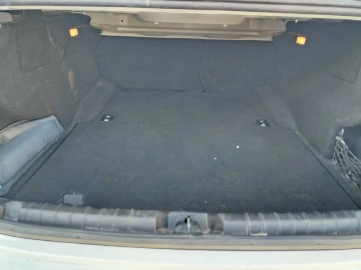 Car image 35