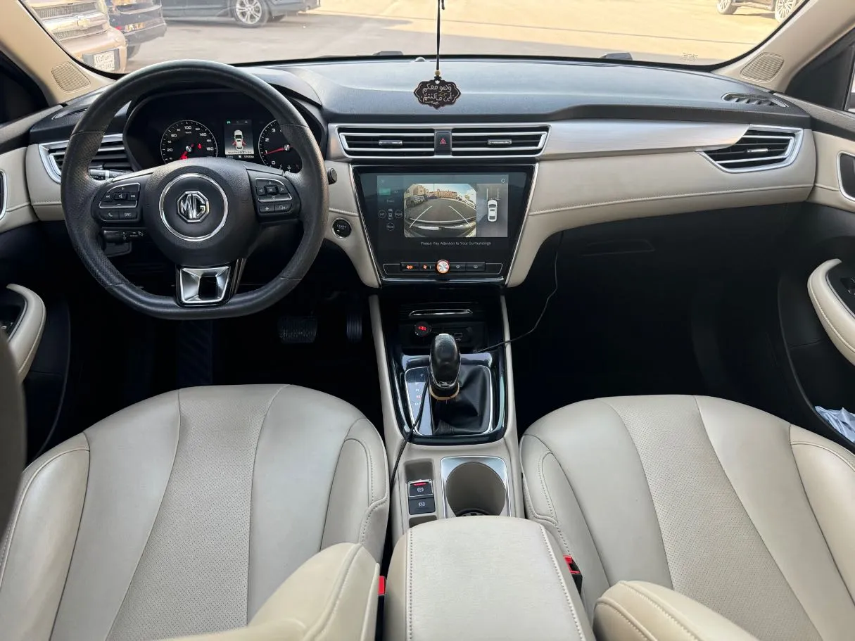 Car image 16