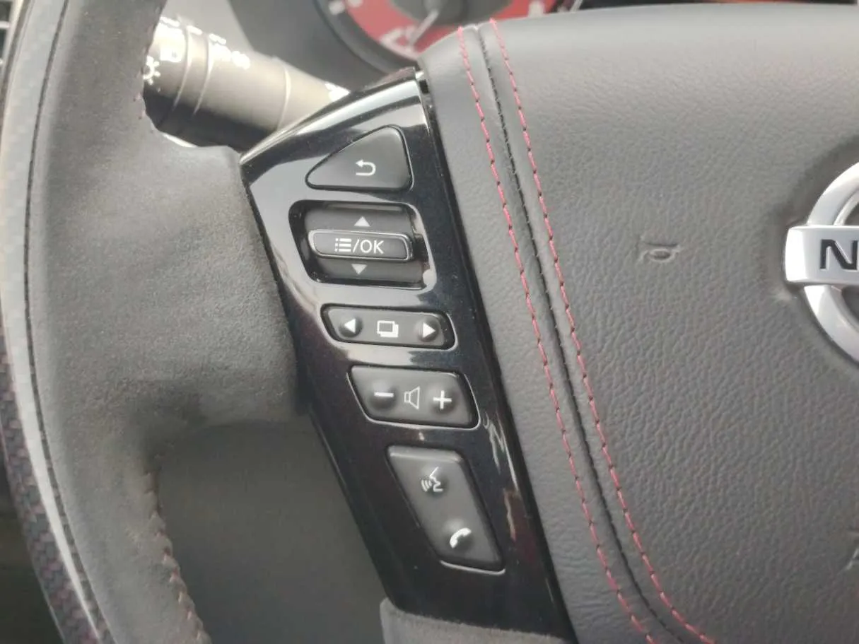 Car image 40