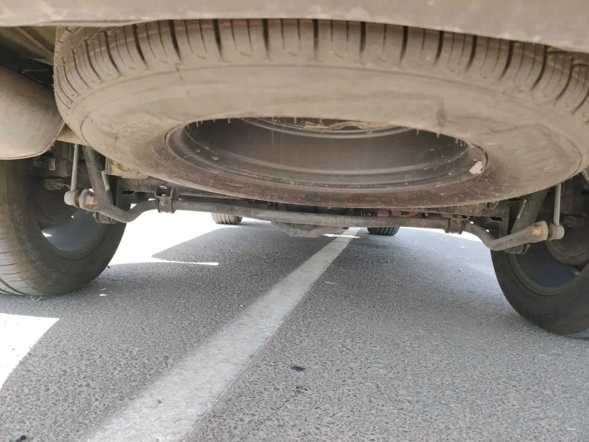Car image 37