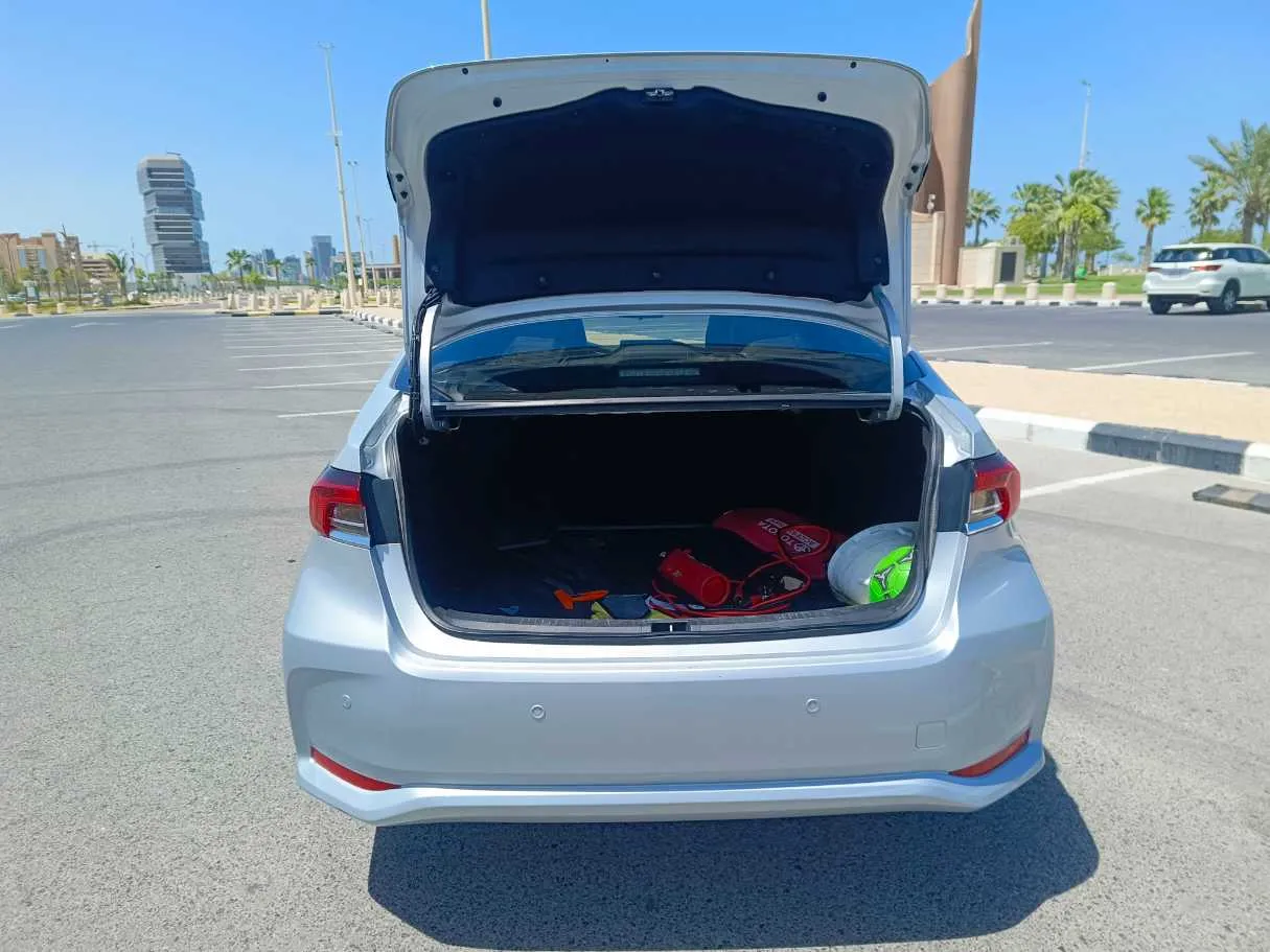 Car image 26