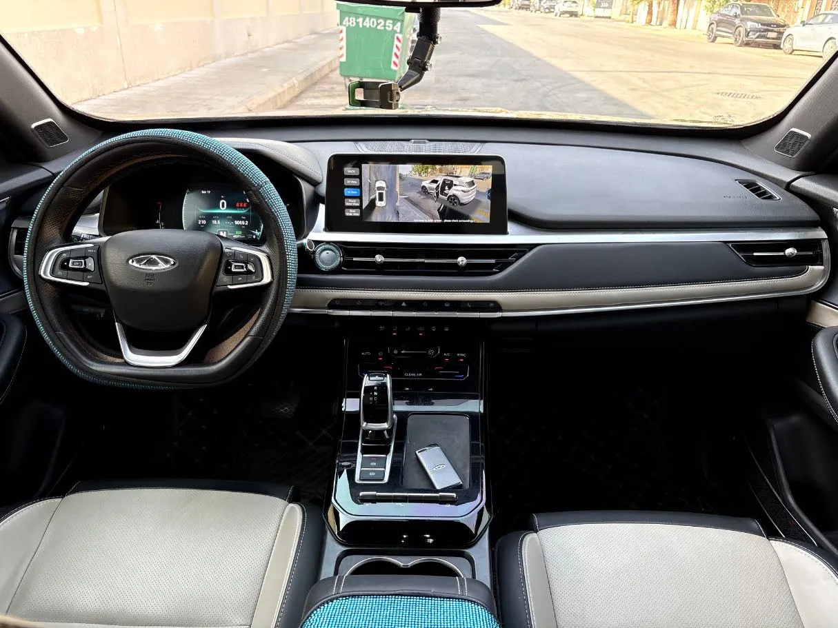 Car image 18