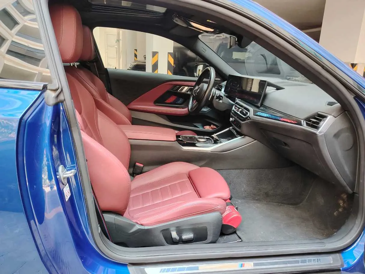 Car image 18