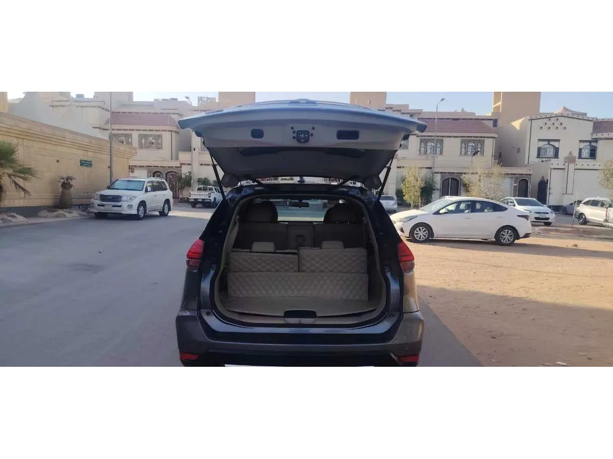 Car image 21