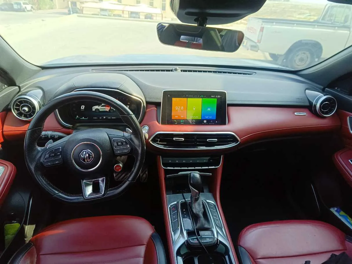 Car image 19