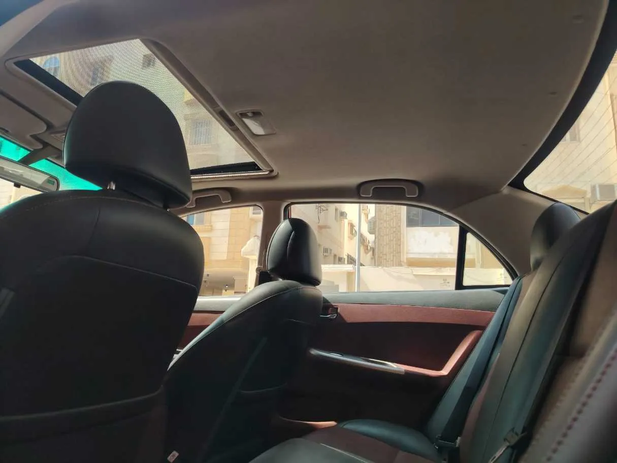 Car image 20