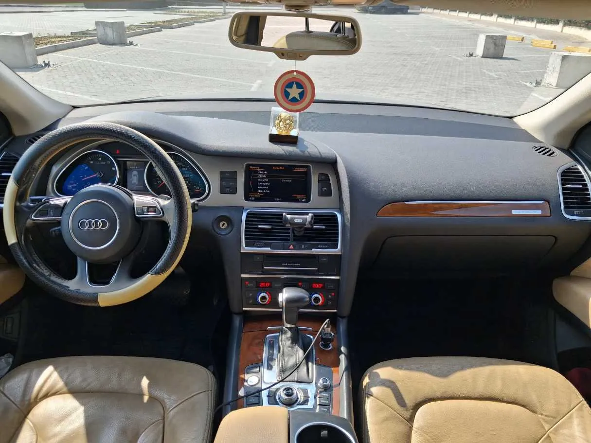 Car image 15