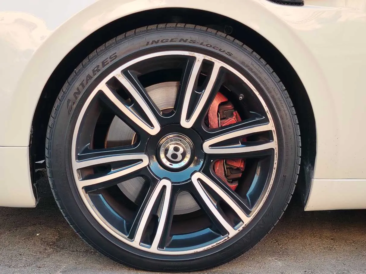 Car image 10
