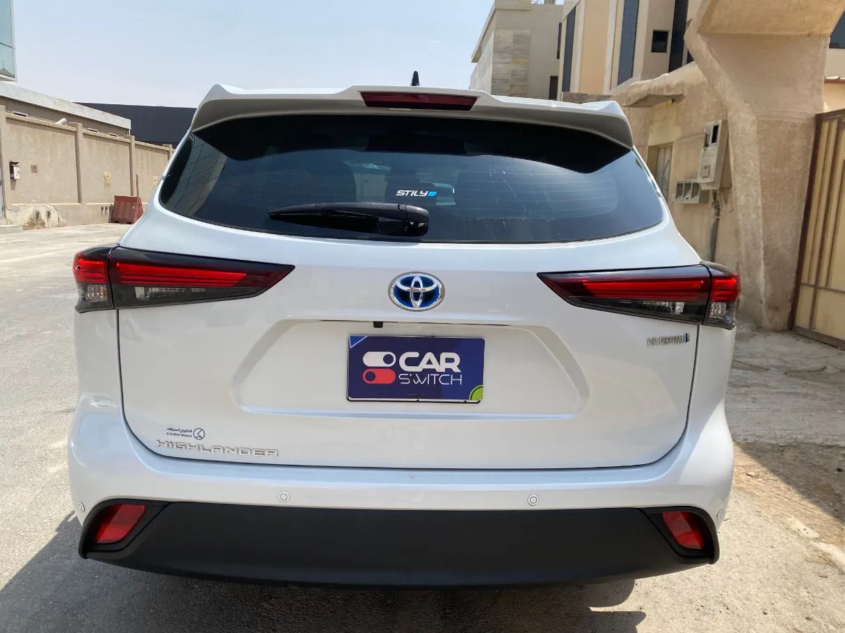 Car image 6