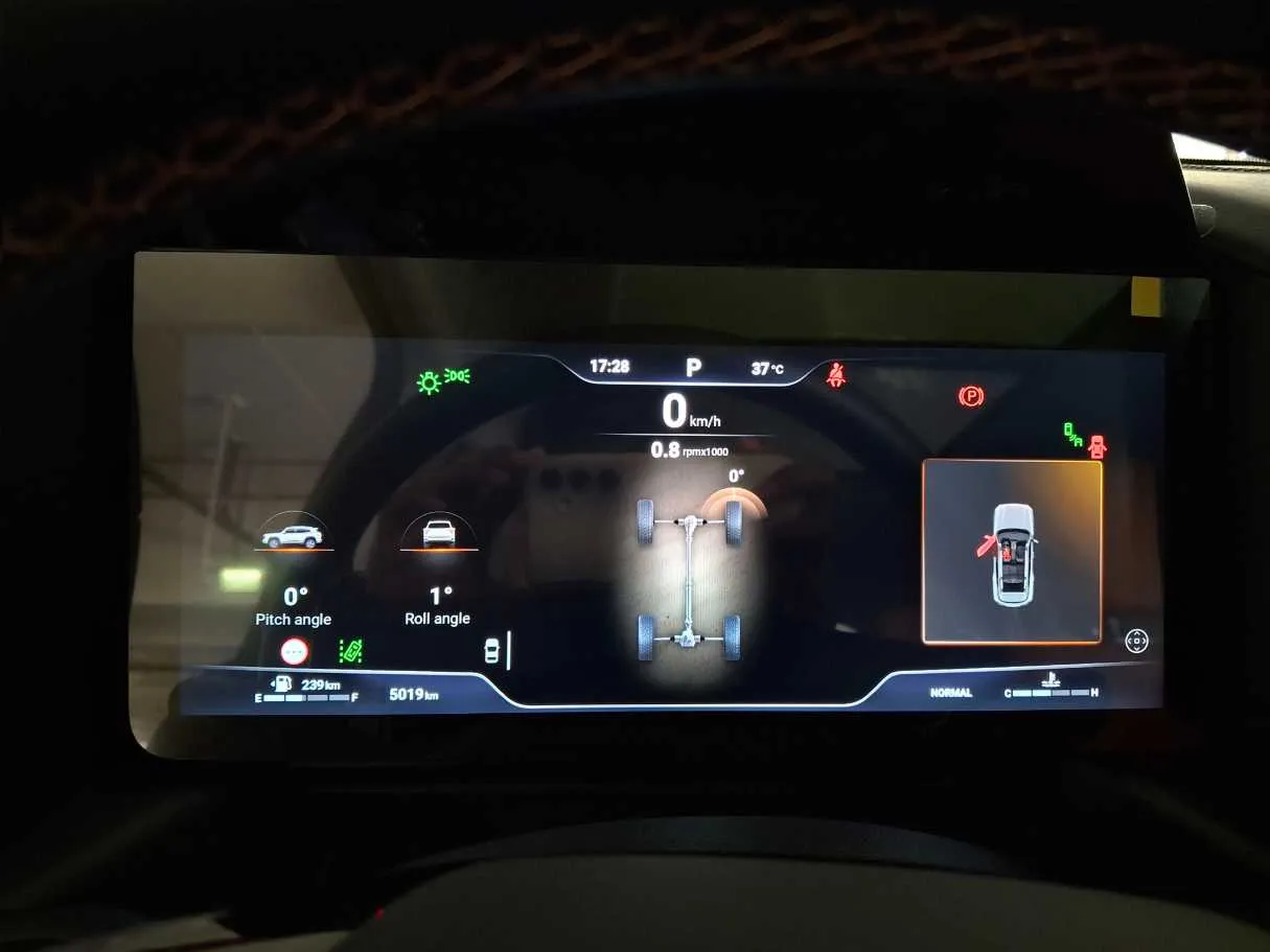 Car image 18