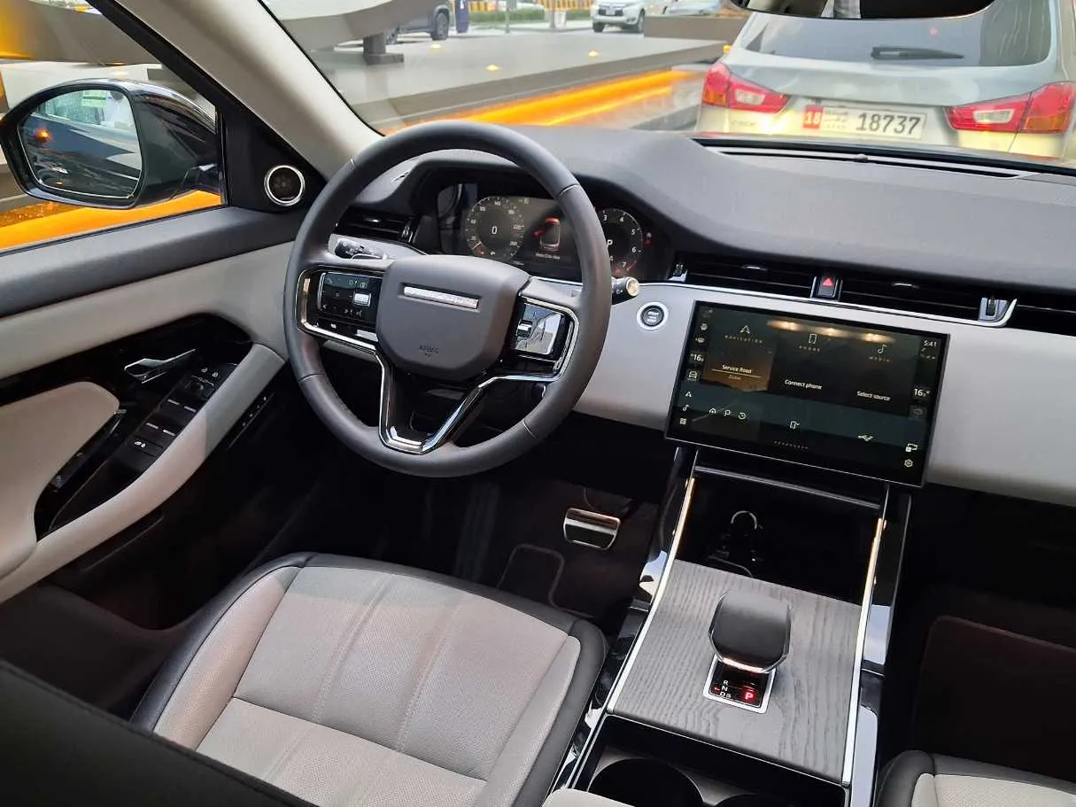 Car image 16