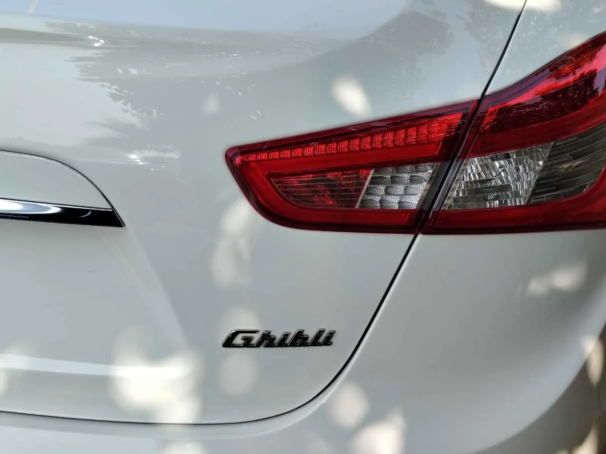 Car image 35