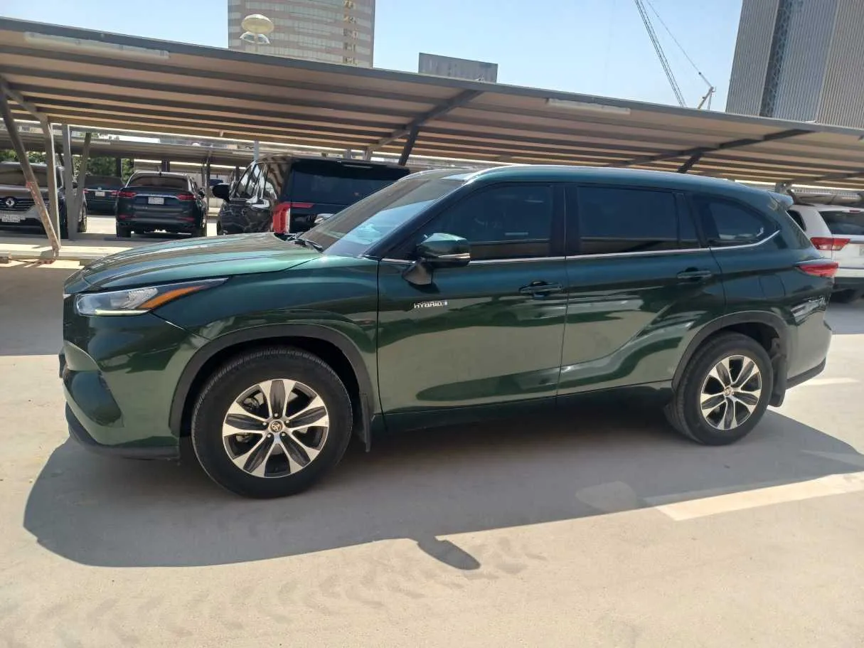 Car image 8