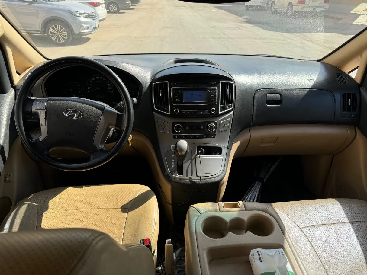 Car image 17