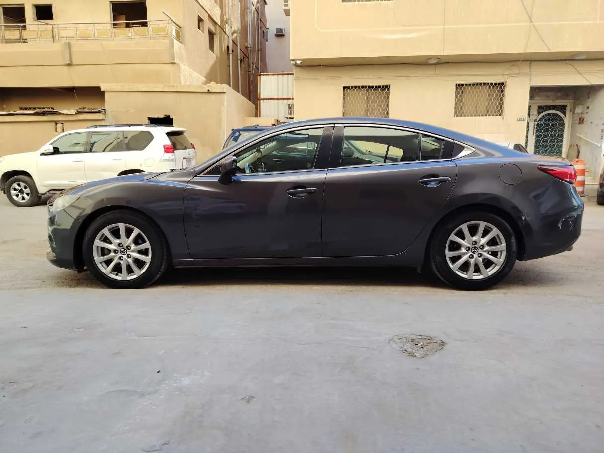 Car image 8