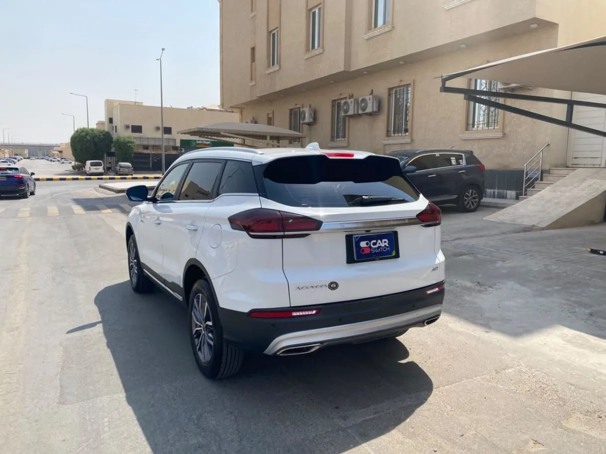 Car image 7
