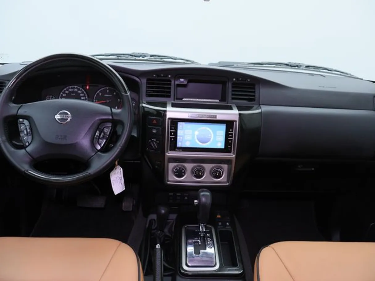 Car image 14