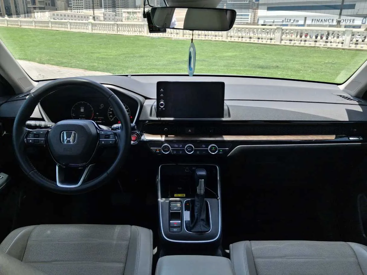 Car image 16