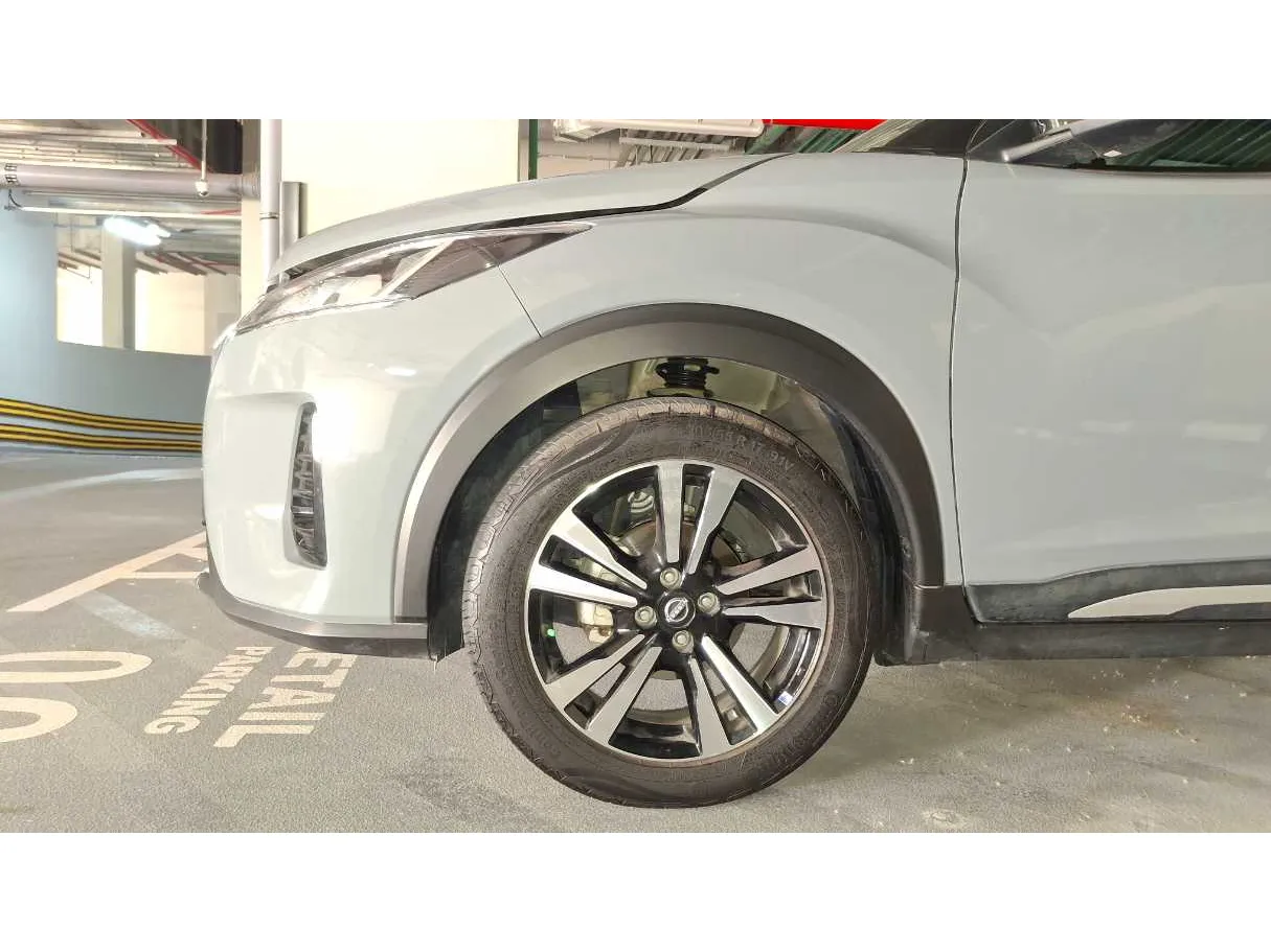 Car image 13