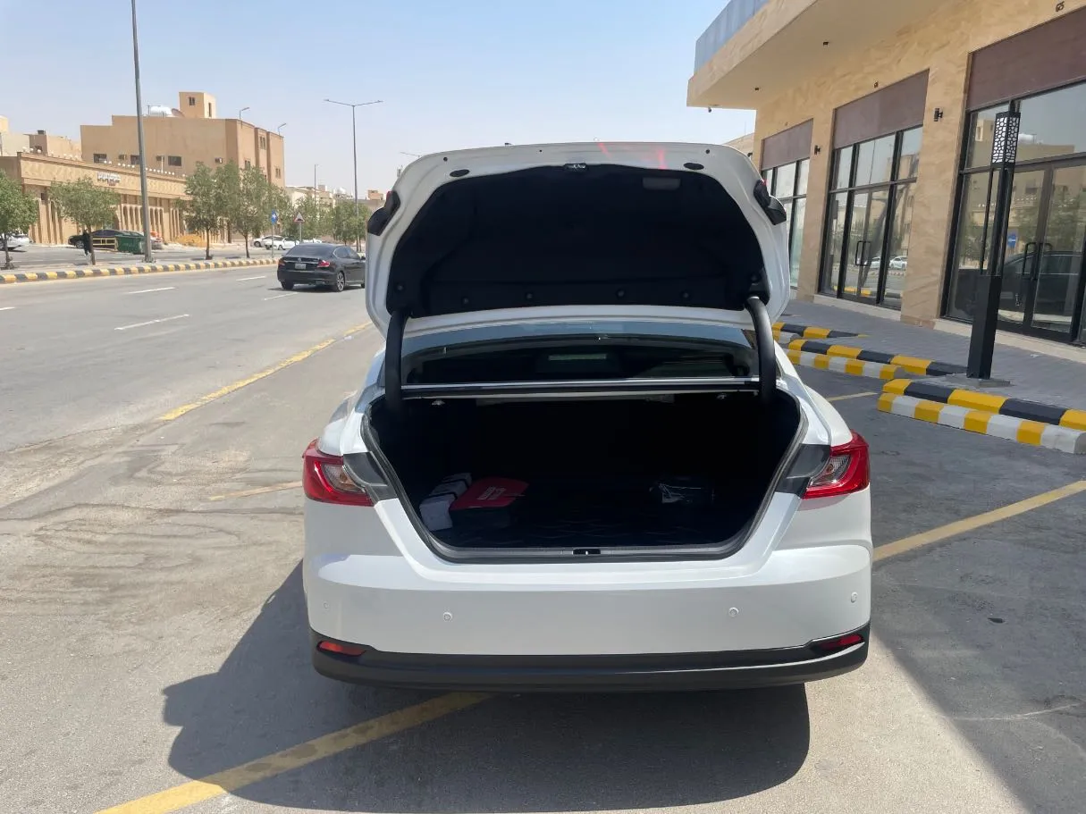 Car image 22
