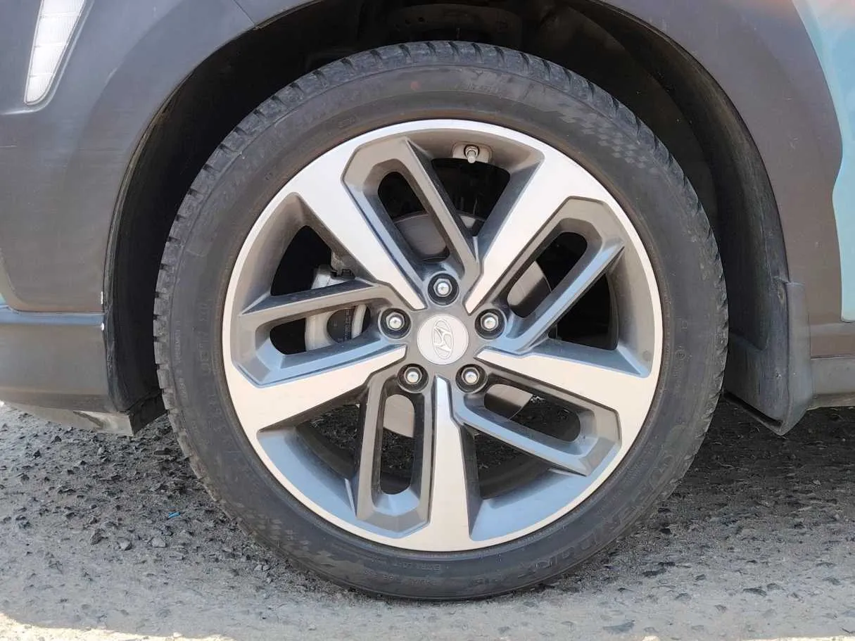 Car image 10