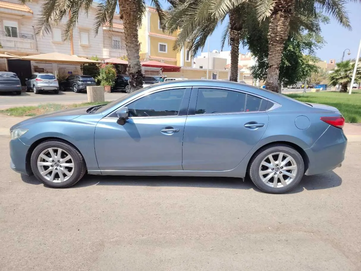 Car image 8