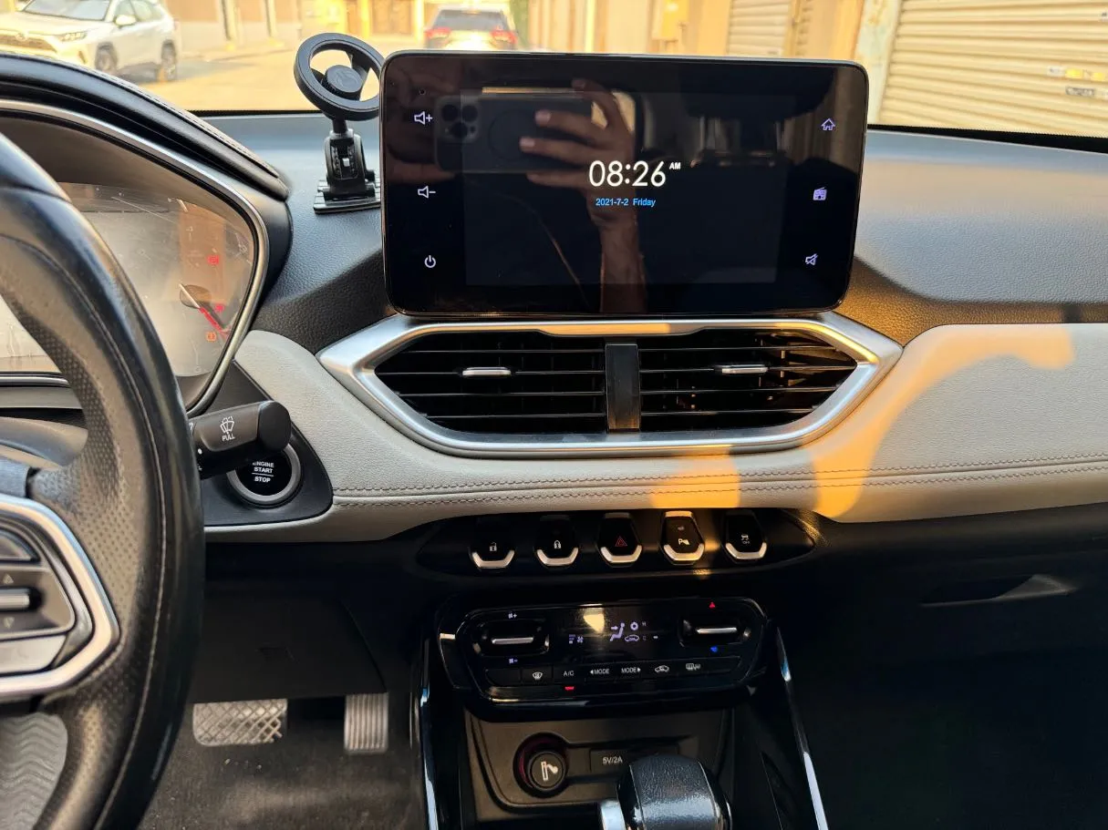 Car image 17