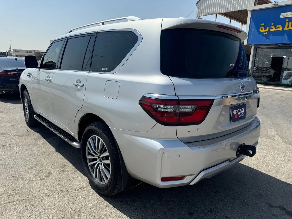 Car image 7
