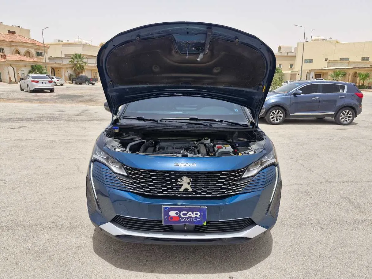 Car image 25