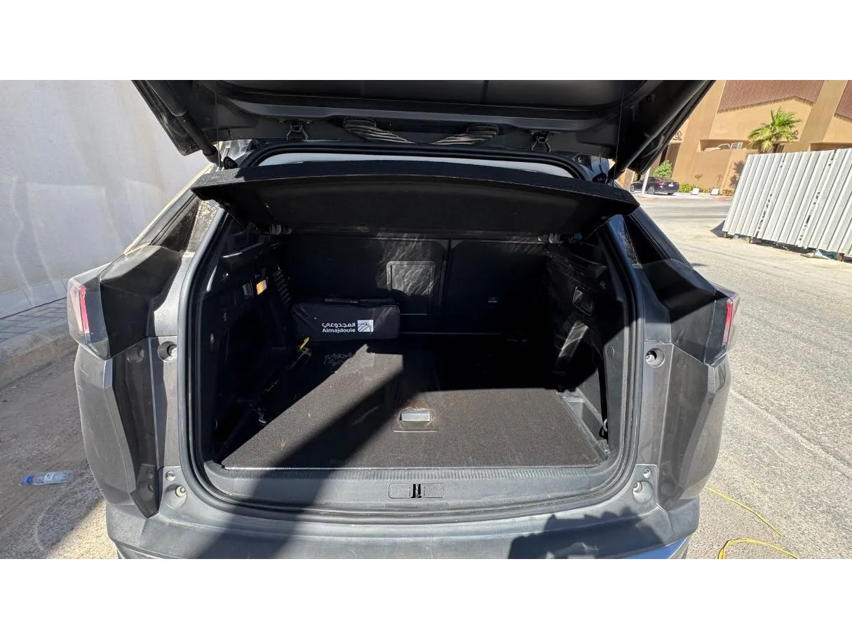 Car image 20