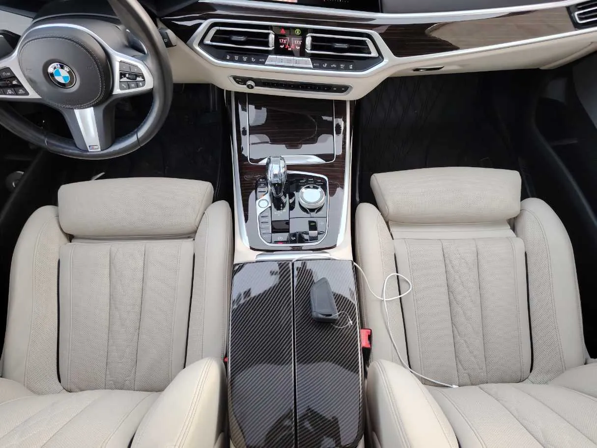Car image 22