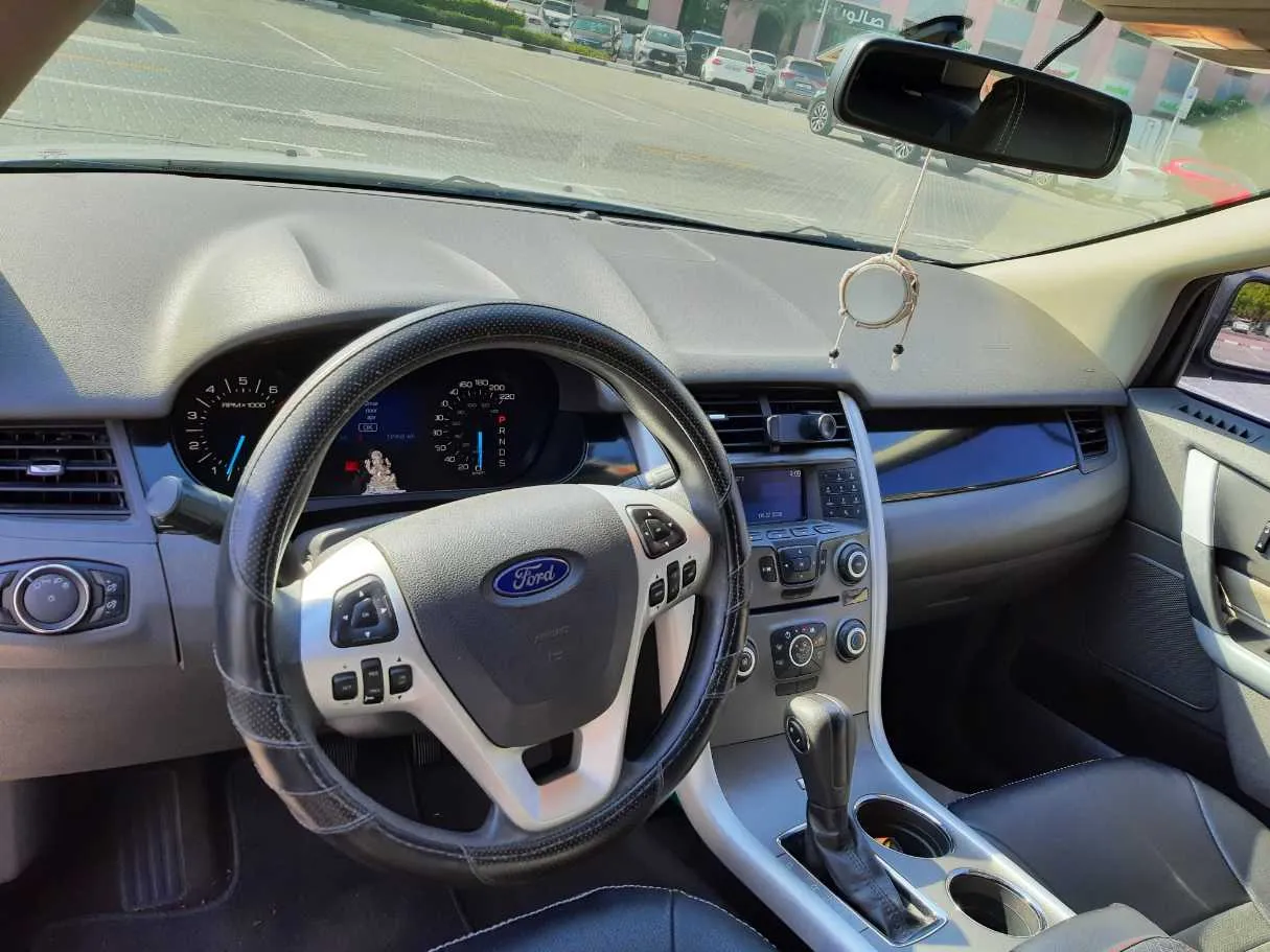 Car image 11
