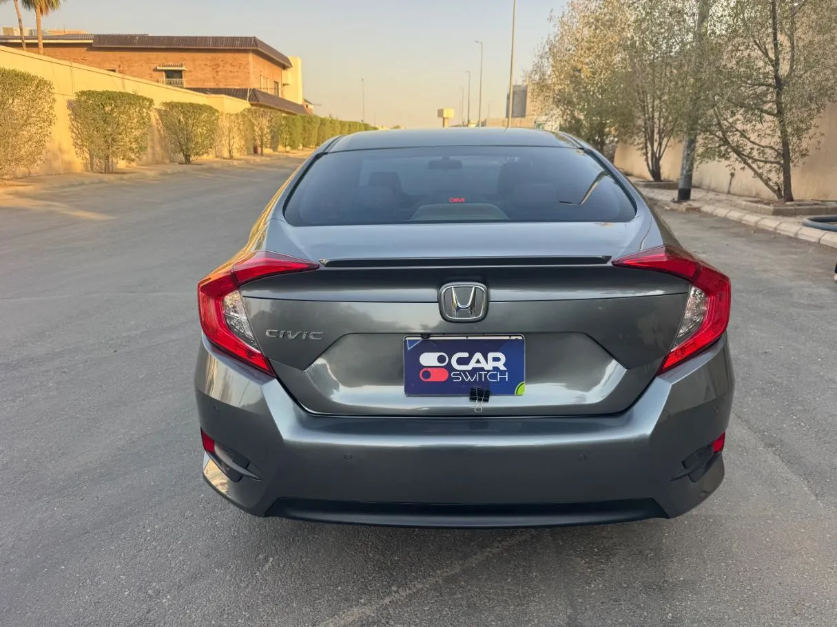 Car image 6