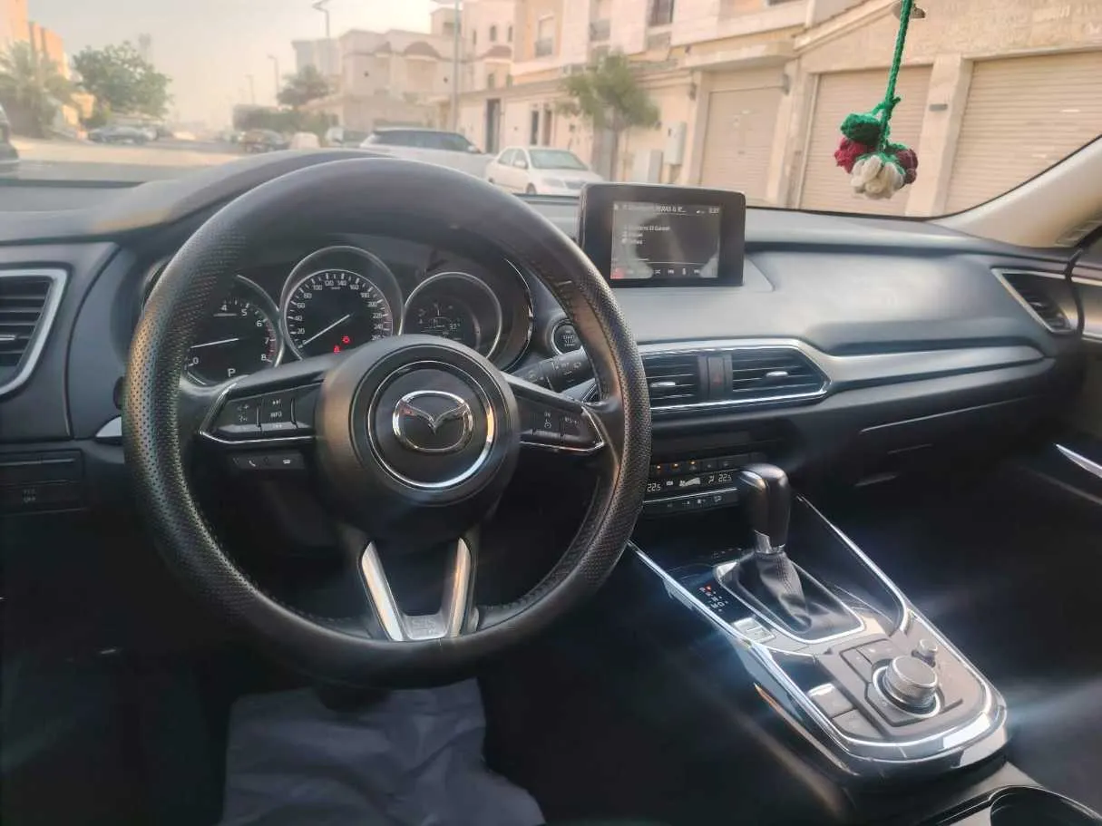 Car image 26