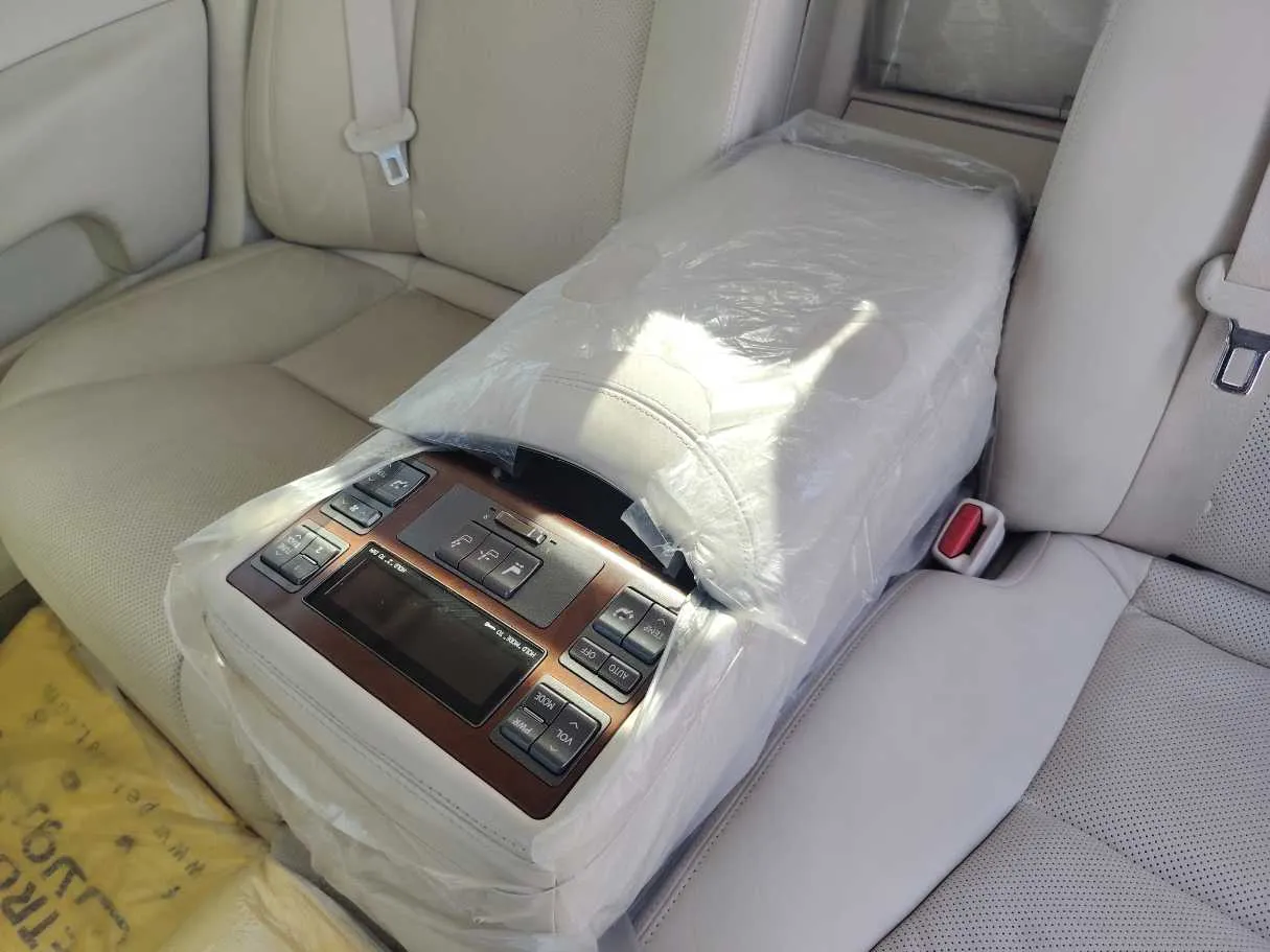 Car image 28
