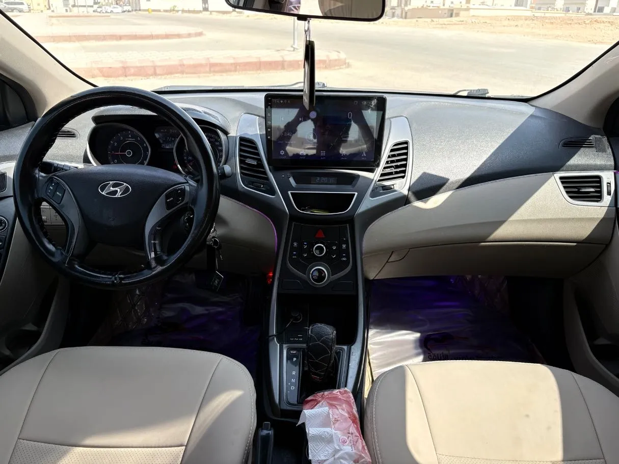 Car image 18