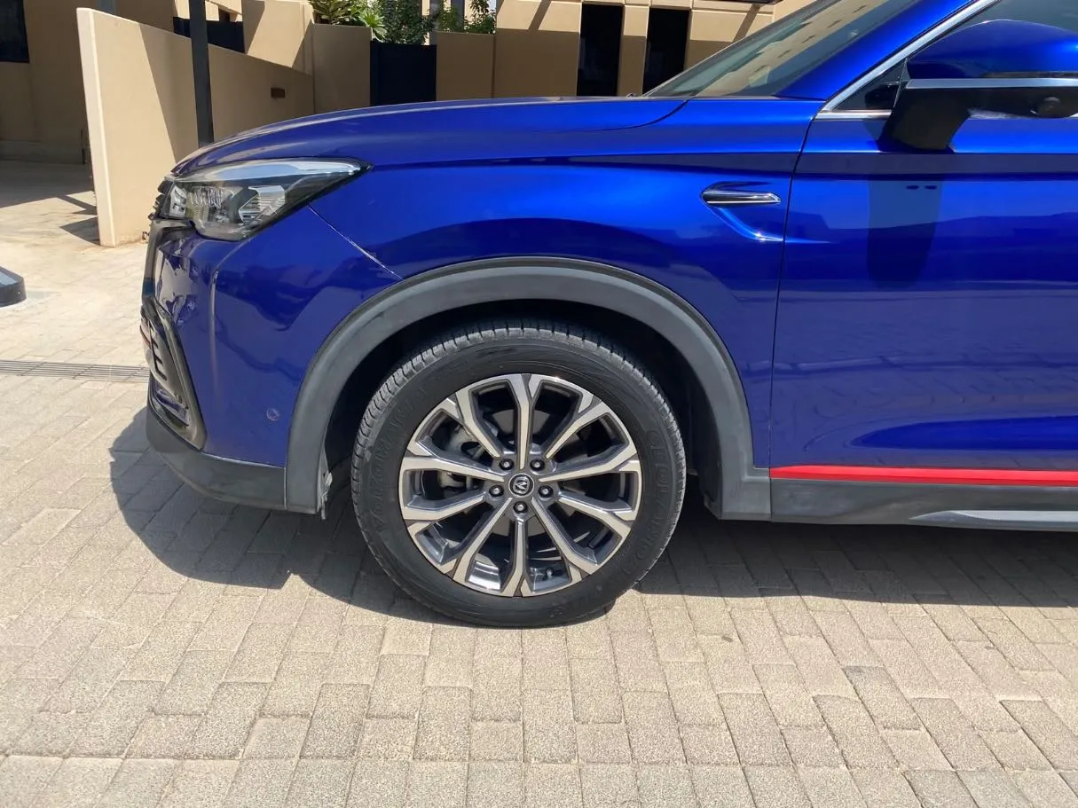 Car image 6
