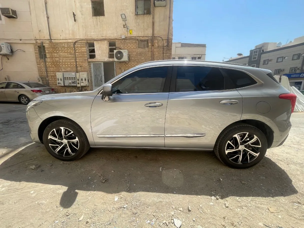 Car image 8