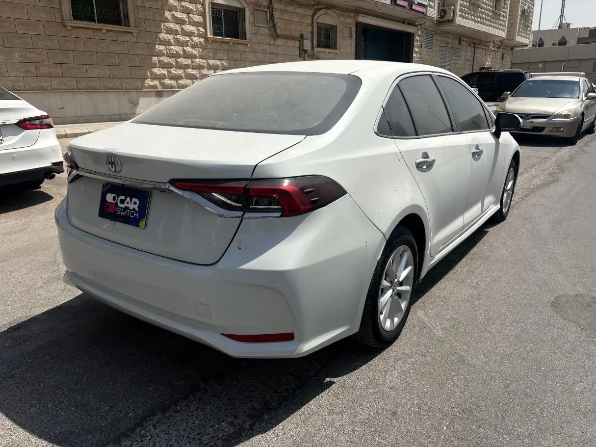 Car image 5