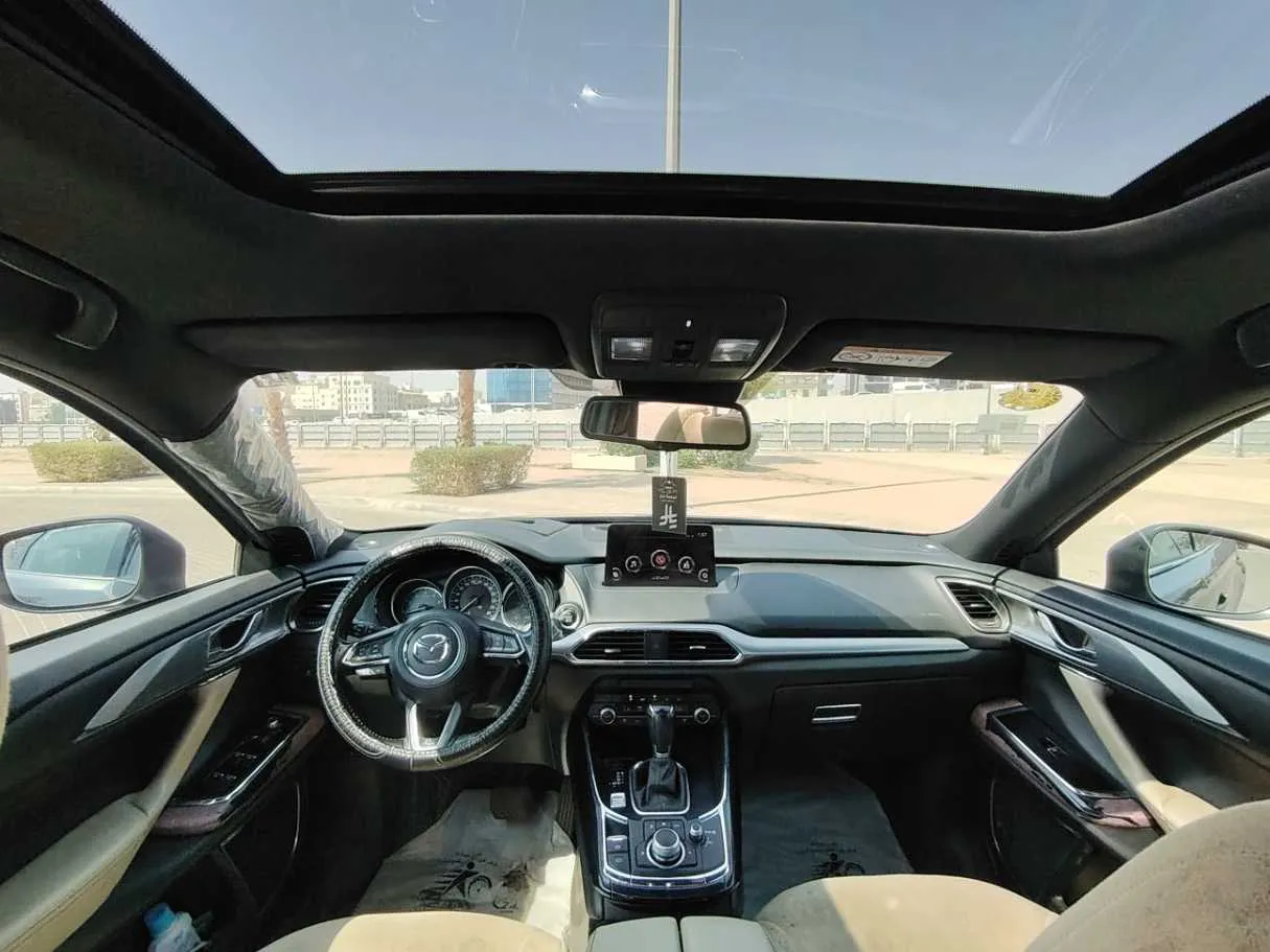 Car image 17