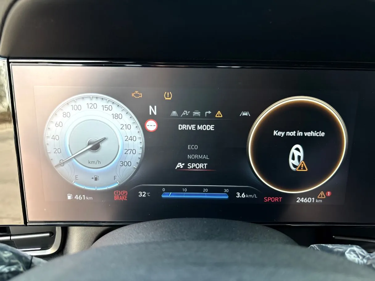 Car image 24