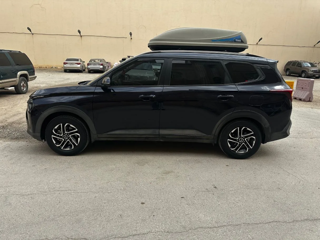 Car image 9