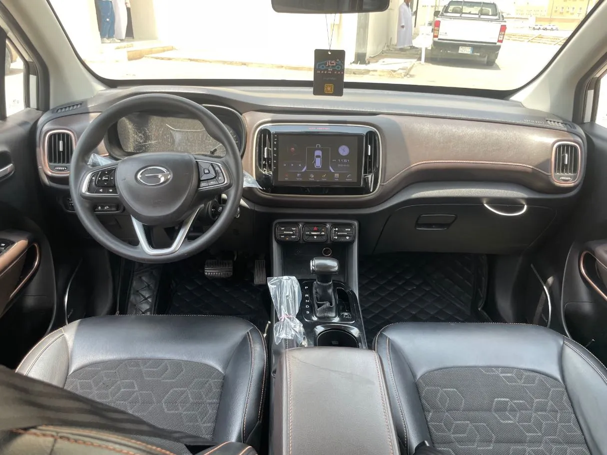 Car image 17