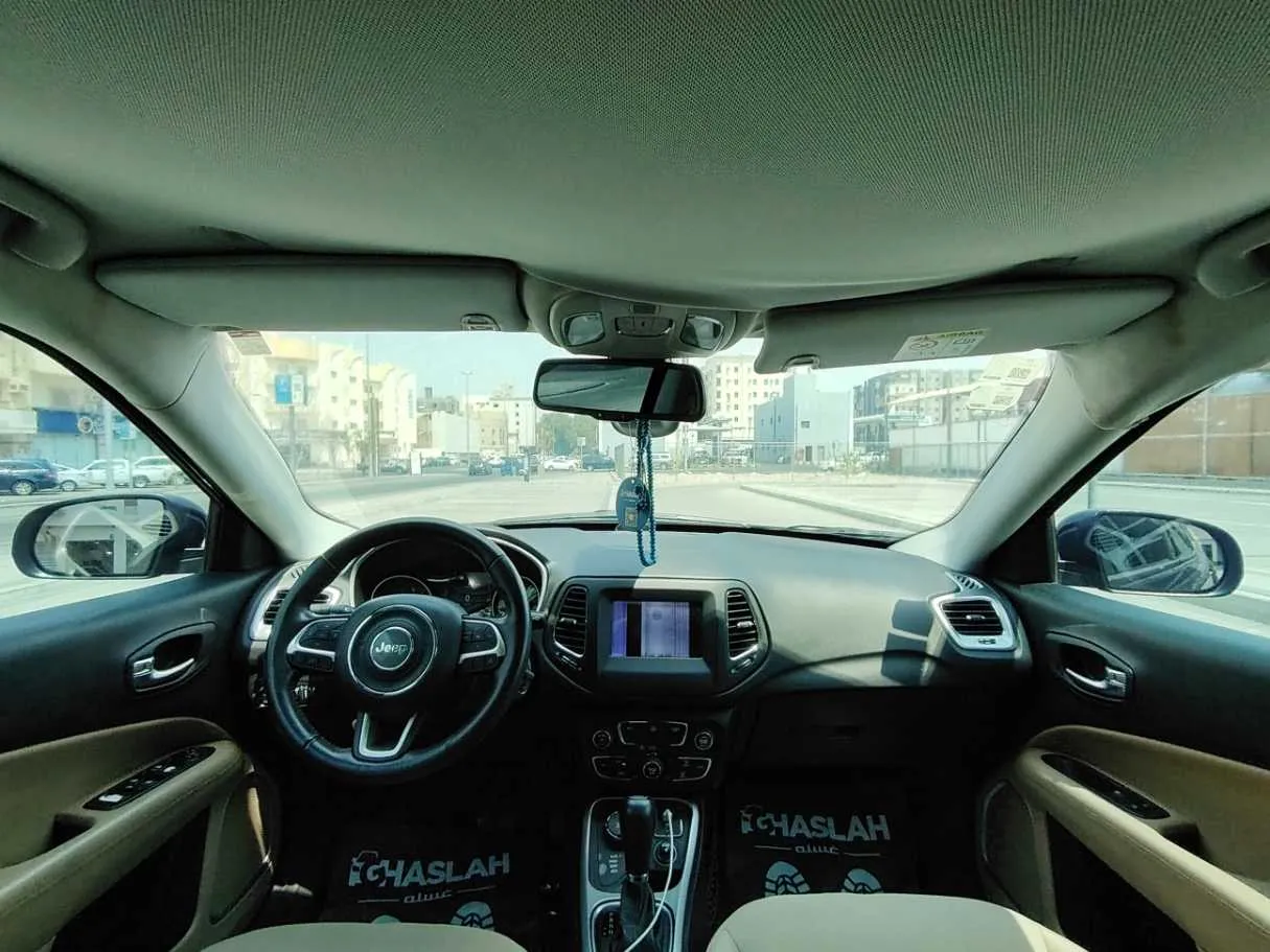 Car image 17