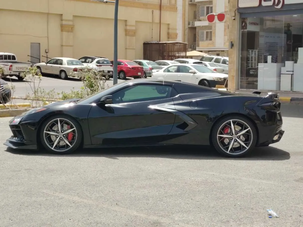 Car image 8