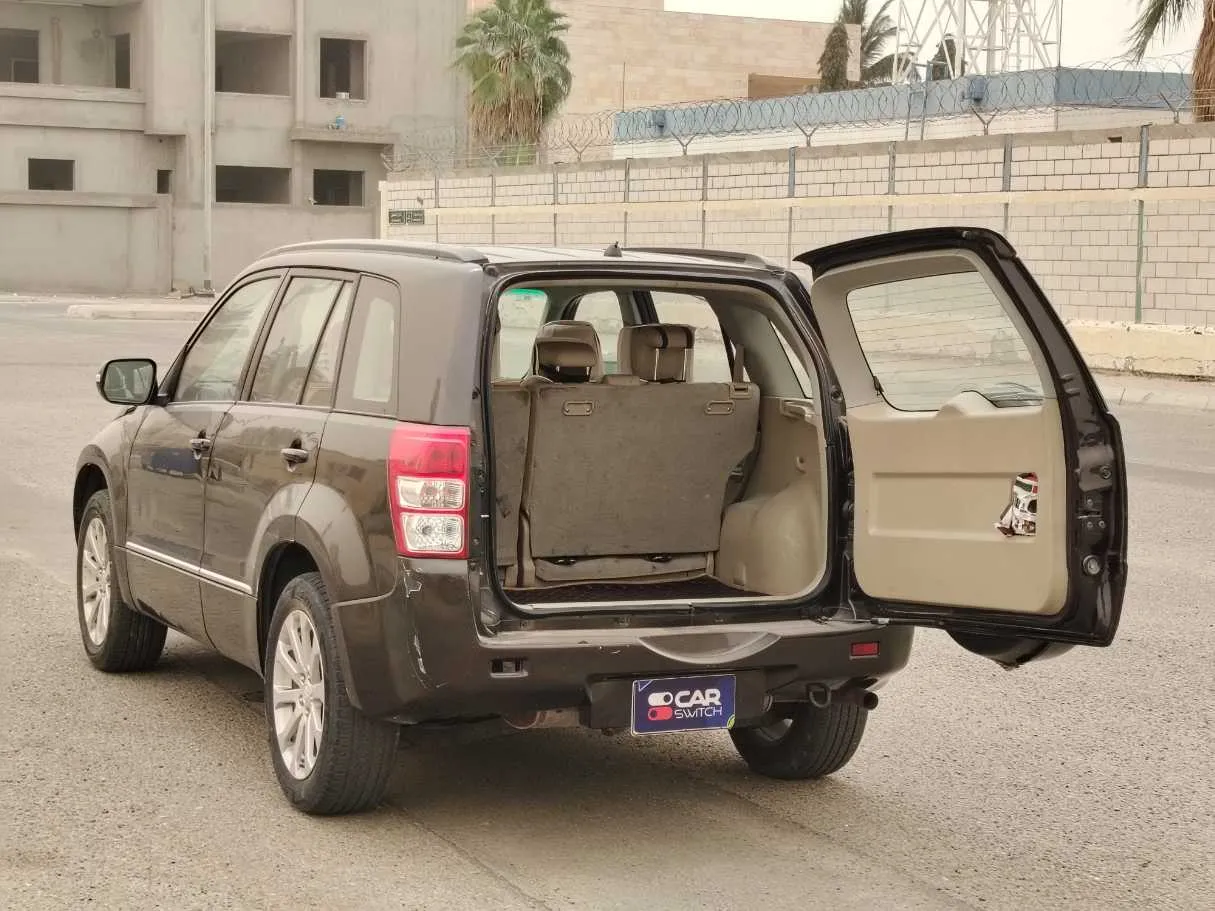 Car image 26