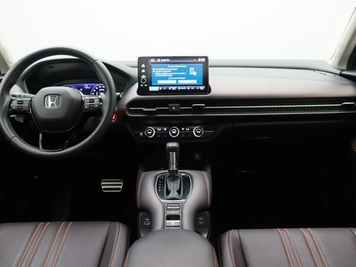 Car image 14