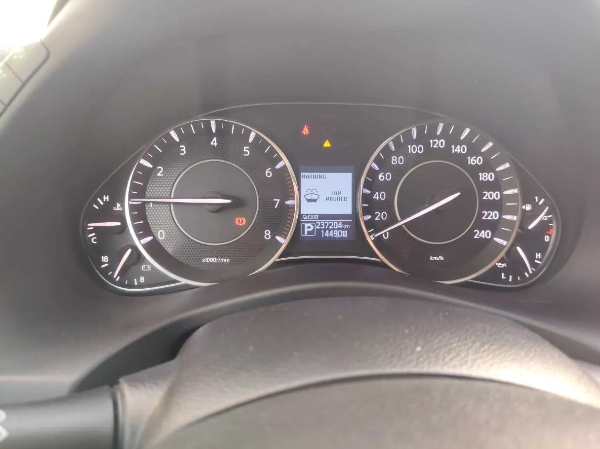 Car image 25