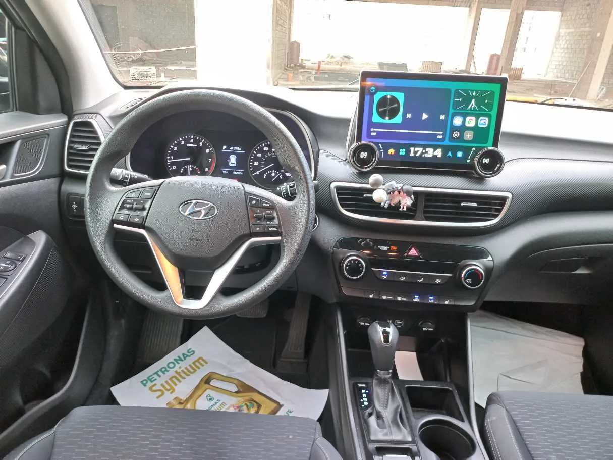 Car image 16
