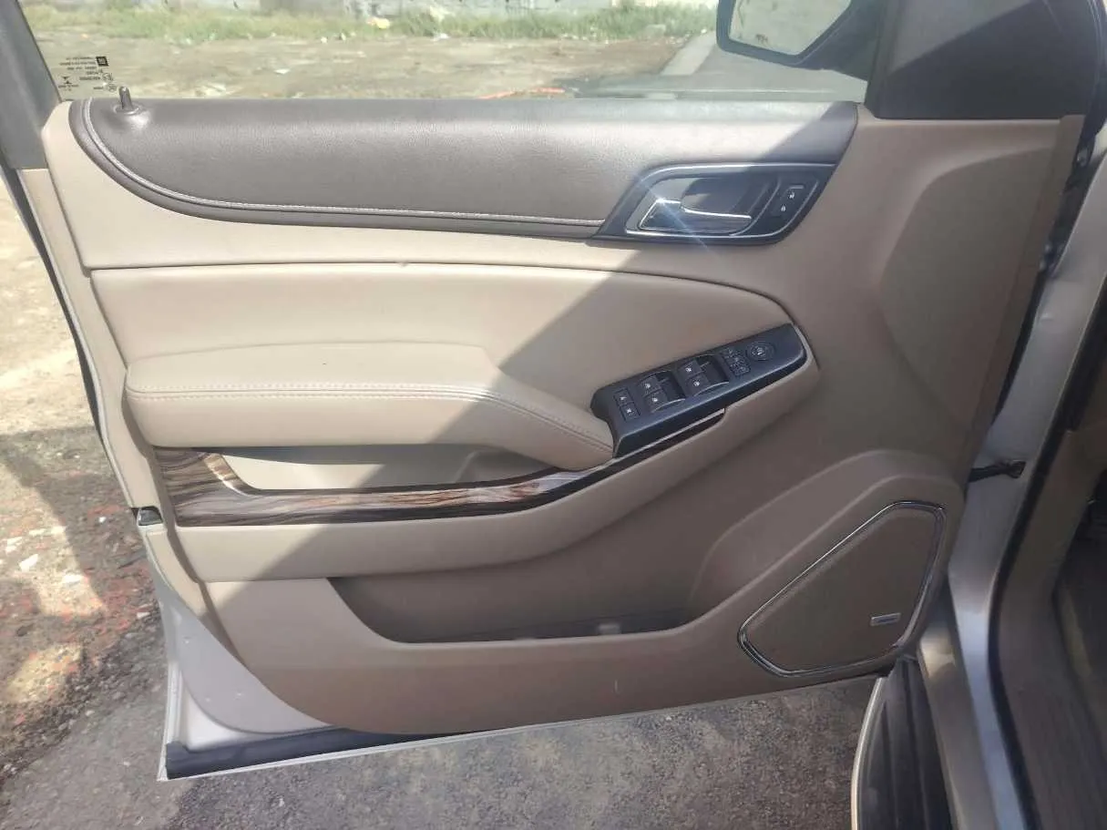 Car image 43